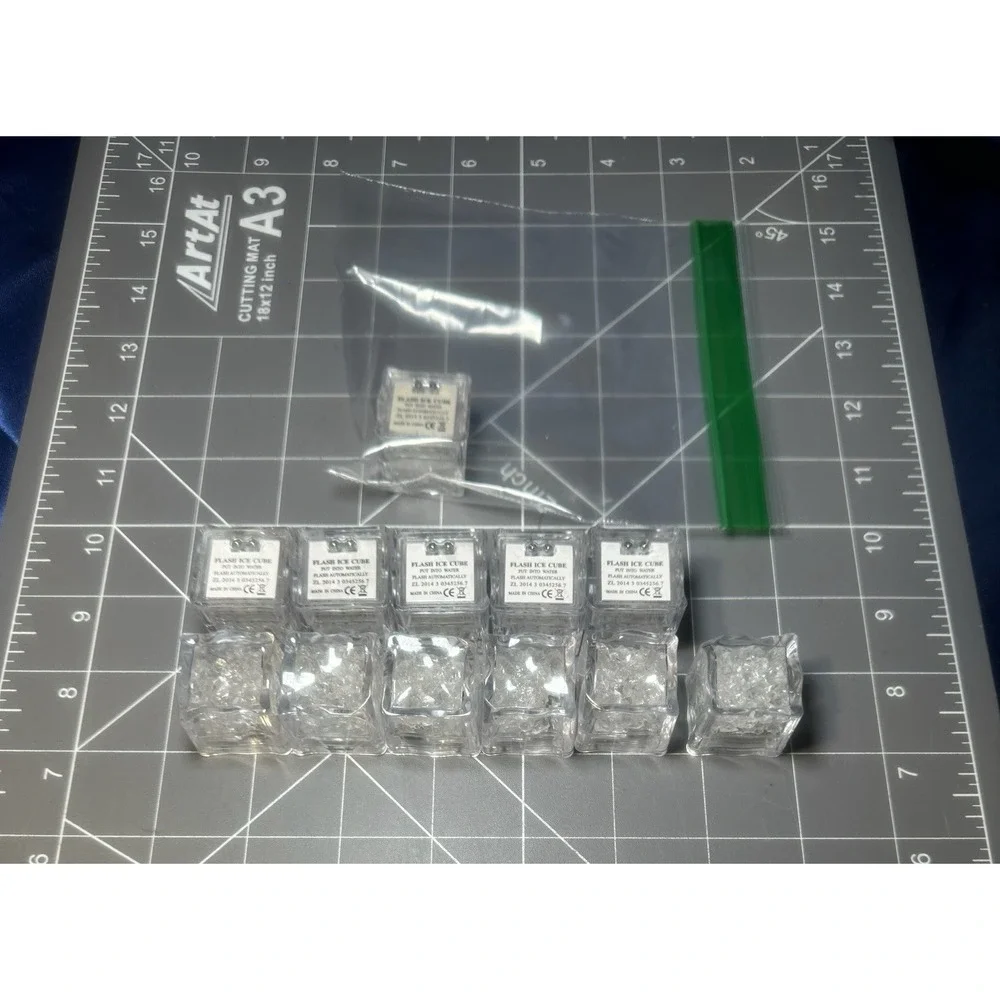 12 LED Light Up Ice Cubes Liquid Activated Color Changing Party Drinks